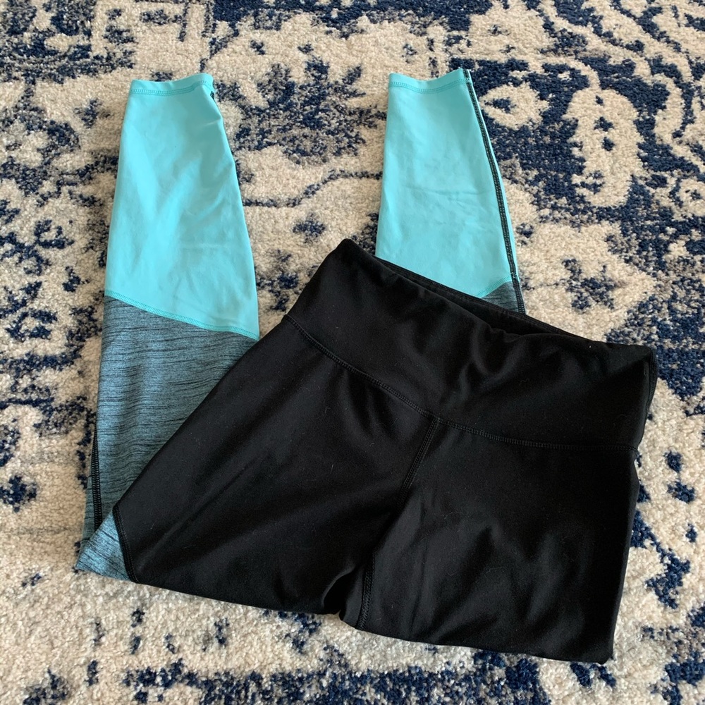 💙2/$20💙 Old Navy Active Go Dry Leggings